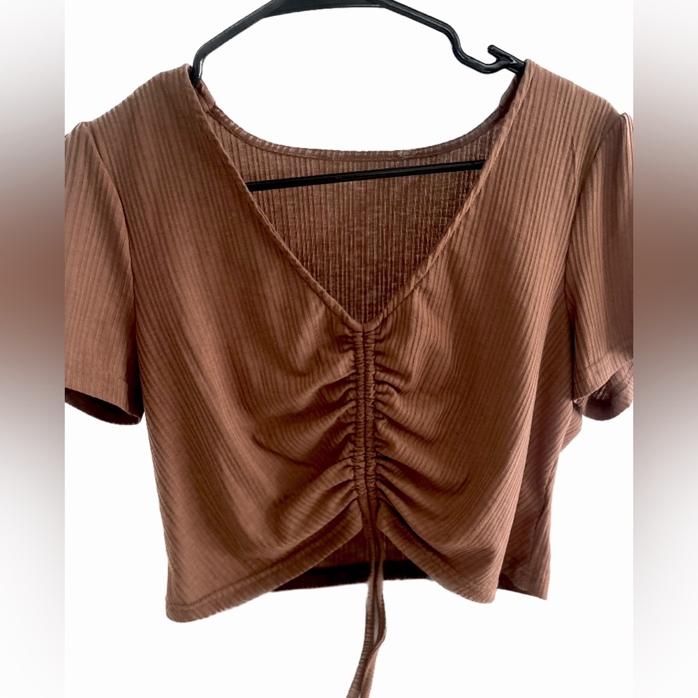 Brown scrunched top